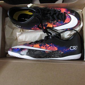 Nike JR Mercurial Victory V CR7 IC size 5.5Y 684851-018 Indoor